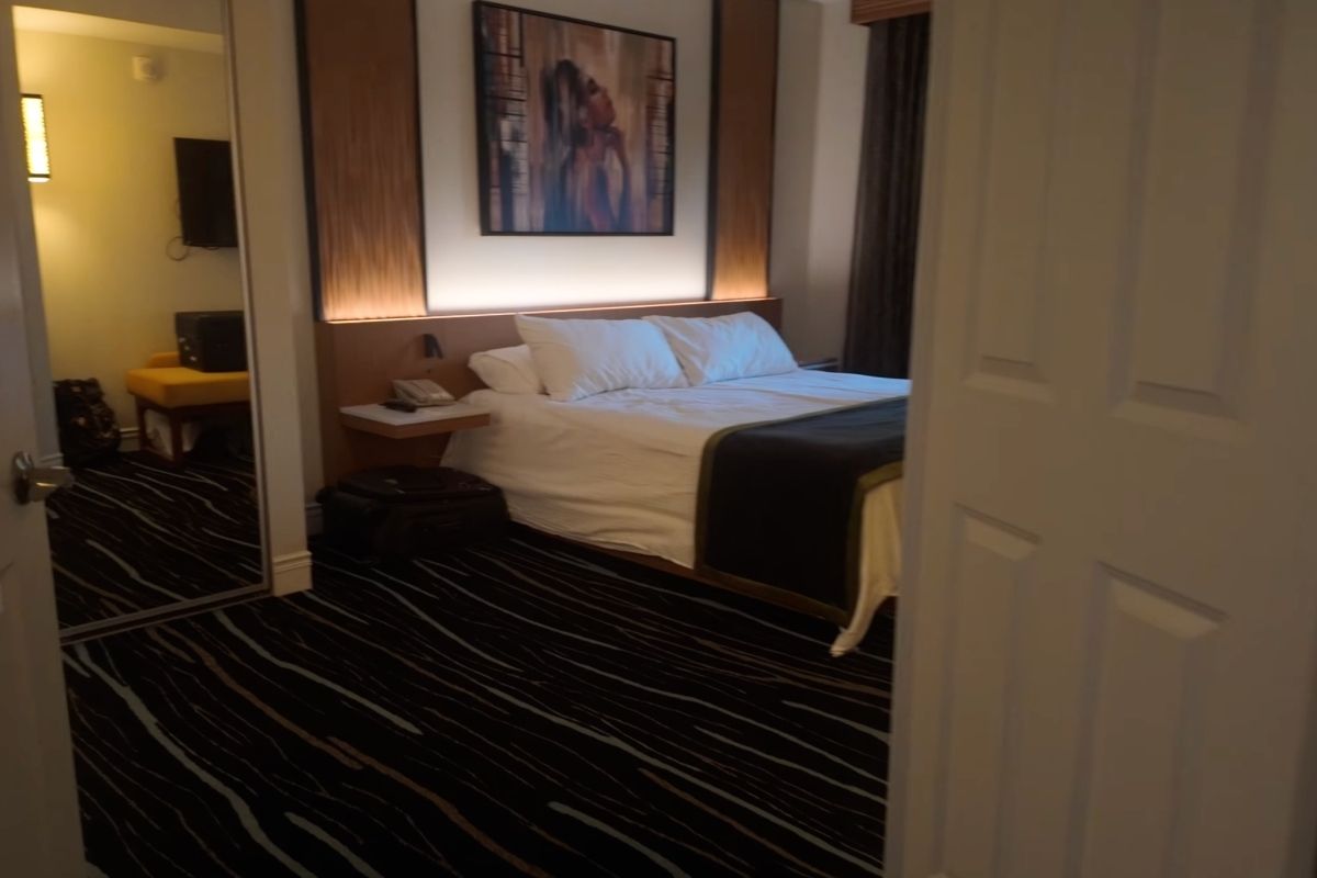 Bedroom tour at Tahiti Village Las Vegas.